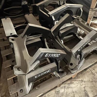 Excavator chain guard, chain protector, wear-resistant components, chain holder