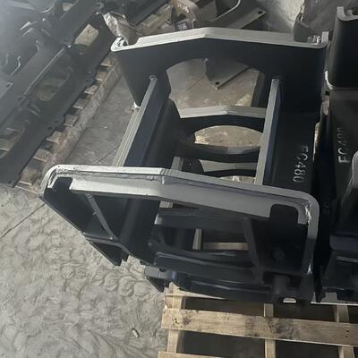 Excavator chain guard, chain protector, wear-resistant components, chain holder